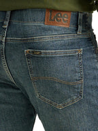 Men'S Extreme Motion Slim Straight Leg Jean 2015437