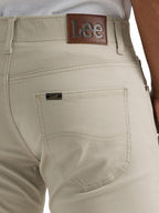 Men'S Extreme Motion Slim Straight Leg Jean 2015437