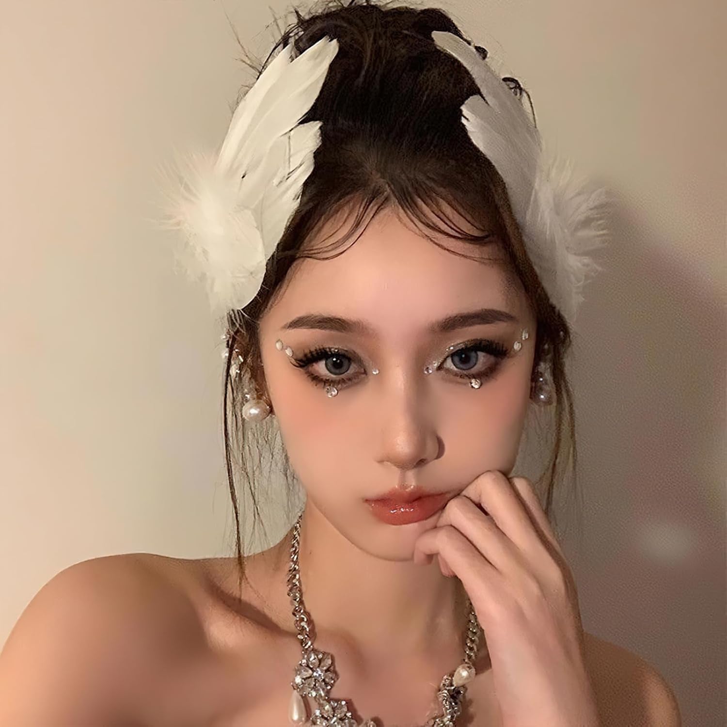 2 Pcs White Swan Feather Hair Clips Pearl Ostrich Hair Pins Ballet Style Stage Performance Headpiece Hair Accessories for Women Girls
