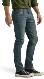 Men'S Extreme Motion Slim Straight Leg Jean 2015437