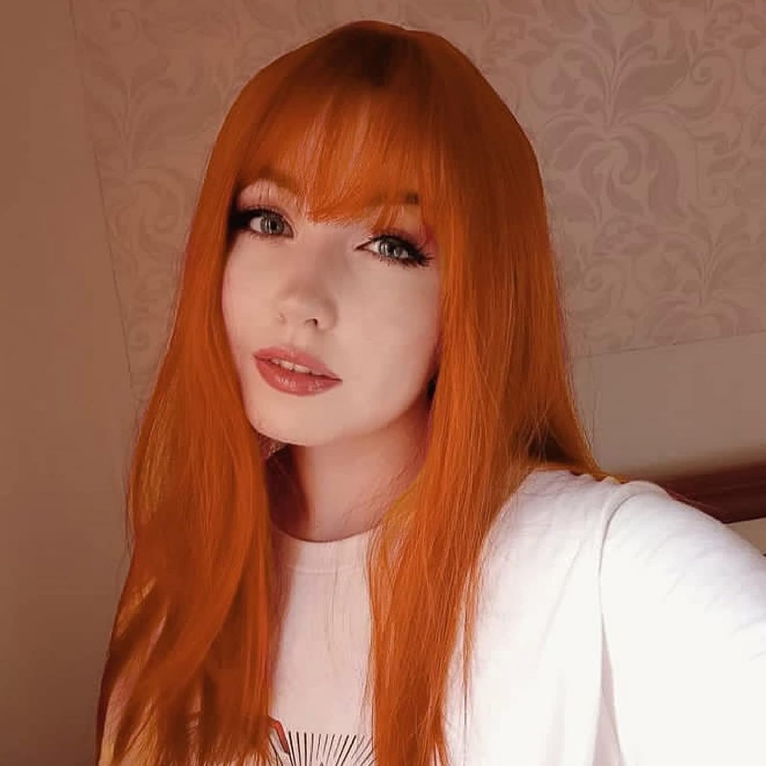 Hair Cap+32 In/ 80 Cm Long Straight Orange Wig with Bangs Synthetic Hair Peluca Naranja Cosplay Wigs for Anime Cosplay Wig Long Ginger Wigs with Bangs for Halloween Women Ginger Costume Wigs