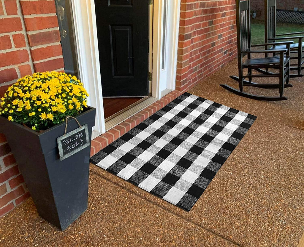 Buffalo Check Rug 3' X 5' - Retro Farmhouse Lattice Area Rugs - Black and White Checkered Plaid Rug for Front Porch/Kitchen/Bedroom, 35.4" X 59"