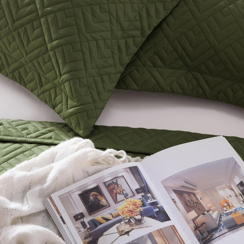Quilt Set Queen Size Summer Squares Pattern Forest Green Bedspread | Bedding Set for All Season Use, Soft & Breathable Coverlet,3-Piece Set Includes 2 Shams, Machine Washable
