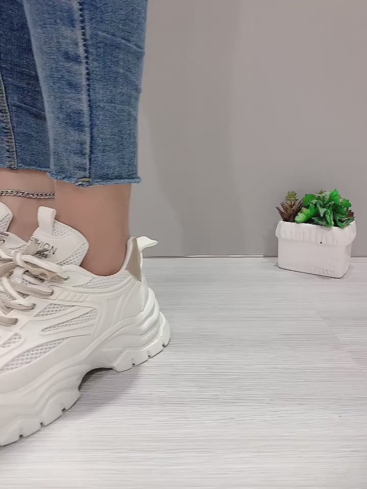 Versatile Womens Mesh Sports Shoes Breathable Stylish